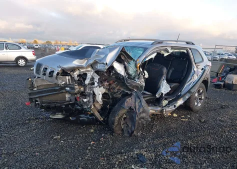 2019 Jeep Cherokee Trailhawk Elite 4X4 from USA, damaged, VIN 1C4PJMBX0KD217914